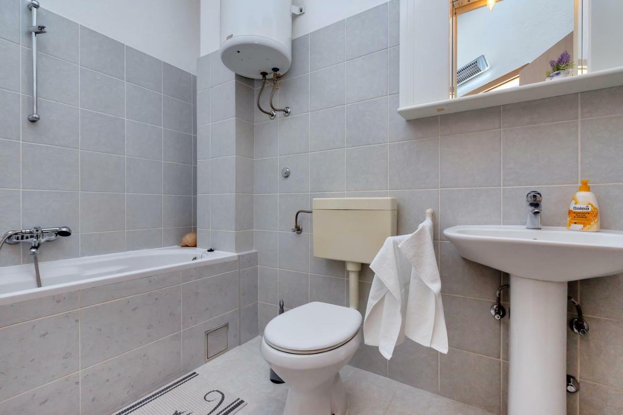 Apartment Kate-Few Minutes From Beach Makarska Buitenkant foto